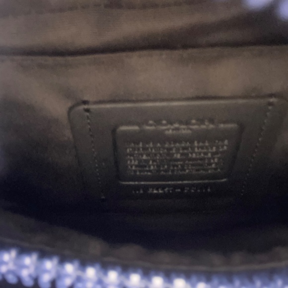 Coach unisex large pouch shoulder or hip pack - NEW INSIDE AND OUT - Picture 4 of 4